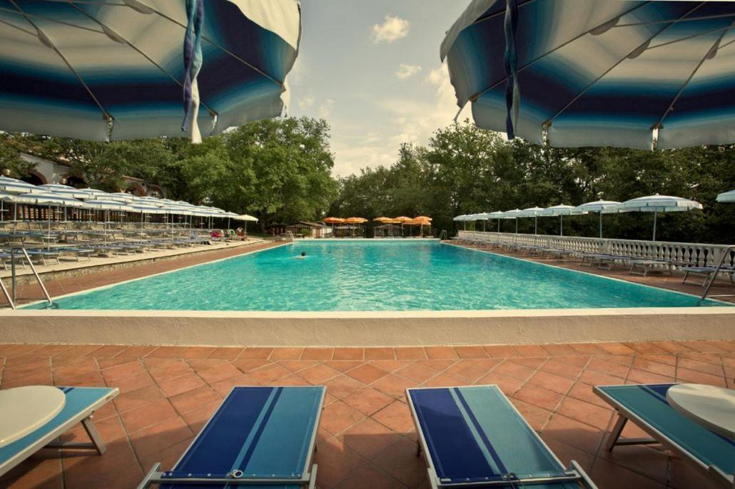 Luxor Chianti Glamping Village كاستيلّينا إنْ كْيانت المظهر الخارجي الصورة